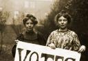 Annie_Kenney_and_Christabel_Pankhurst_(cropped)