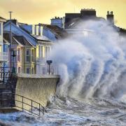 Storm Eunice batters Exmouth