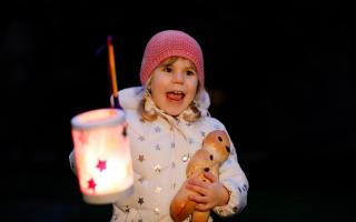 Children can make environmentally-friendly willow lanterns to proudly display at the parade
